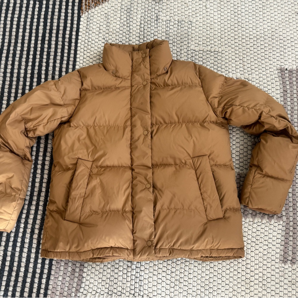 Lululemon Wunder Puff Jacket Hooded Goose Down Jacket
Bold Beige size 8 - Picture 6 of 11